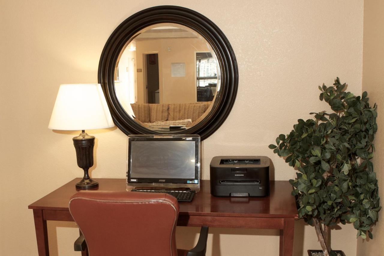 Candlewood Suites Champaign-Urbana University Area By Ihg Bagian luar foto