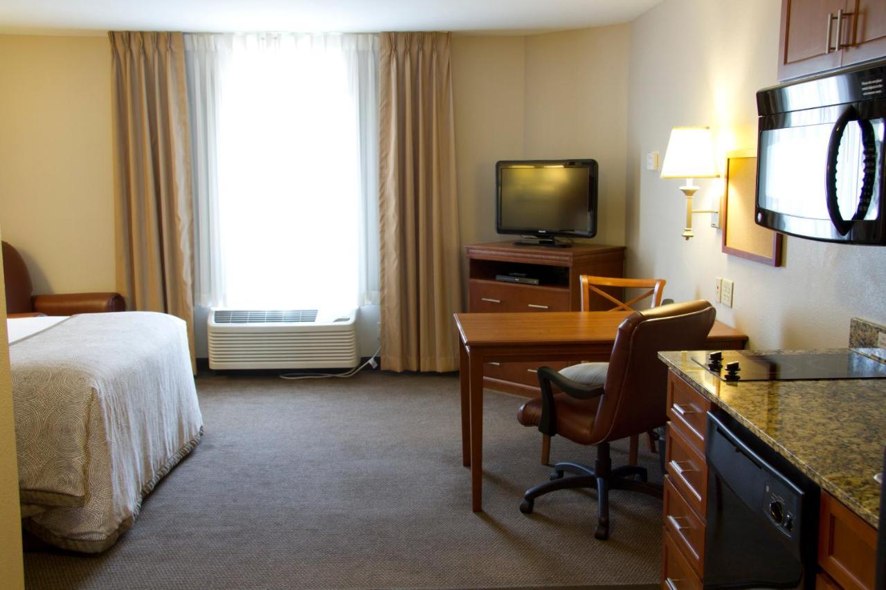 Candlewood Suites Champaign-Urbana University Area By Ihg Bagian luar foto