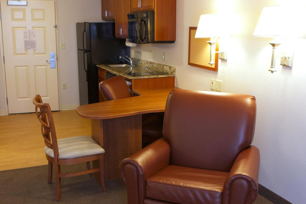 Candlewood Suites Champaign-Urbana University Area By Ihg Bagian luar foto