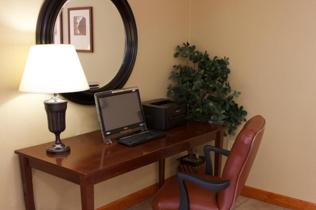 Candlewood Suites Champaign-Urbana University Area By Ihg Bagian luar foto