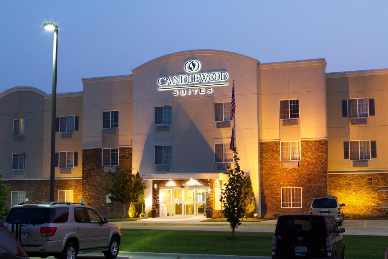 Candlewood Suites Champaign-Urbana University Area By Ihg Bagian luar foto