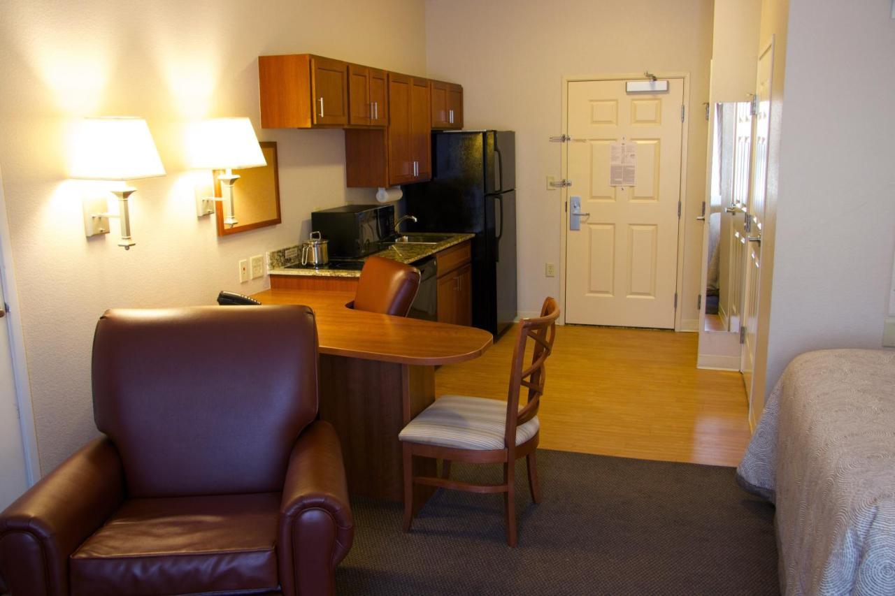 Candlewood Suites Champaign-Urbana University Area By Ihg Bagian luar foto