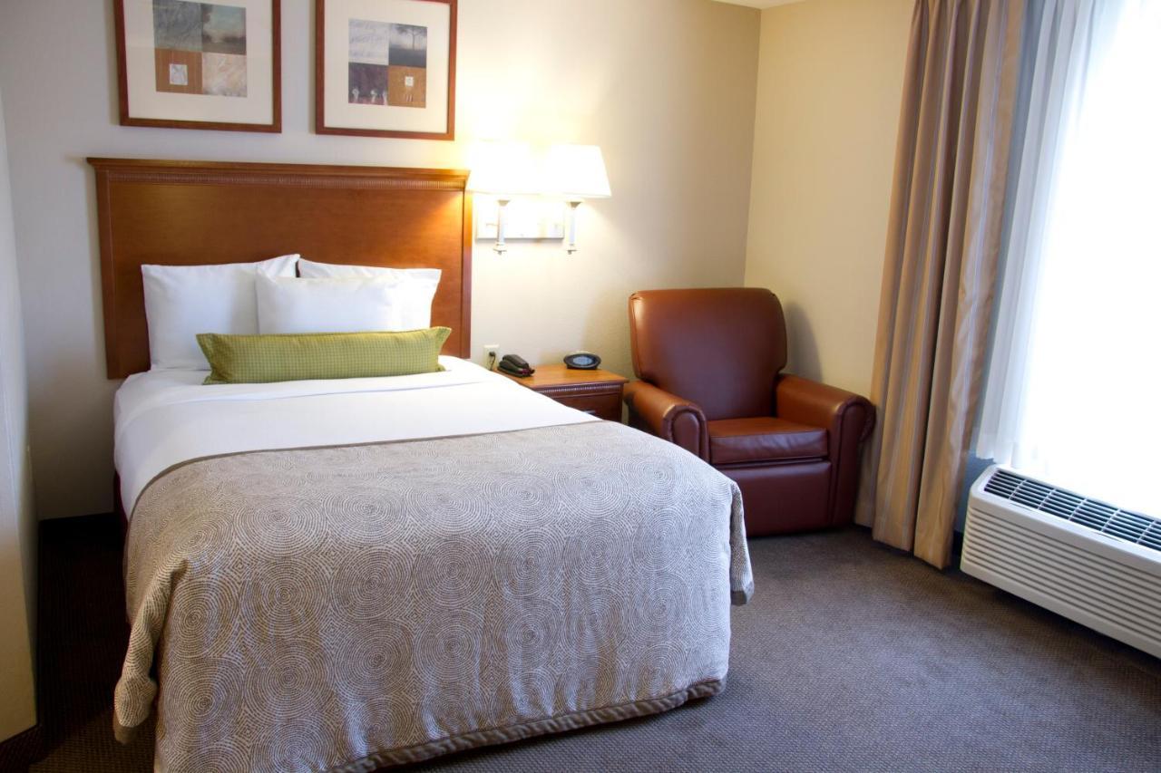 Candlewood Suites Champaign-Urbana University Area By Ihg Bagian luar foto