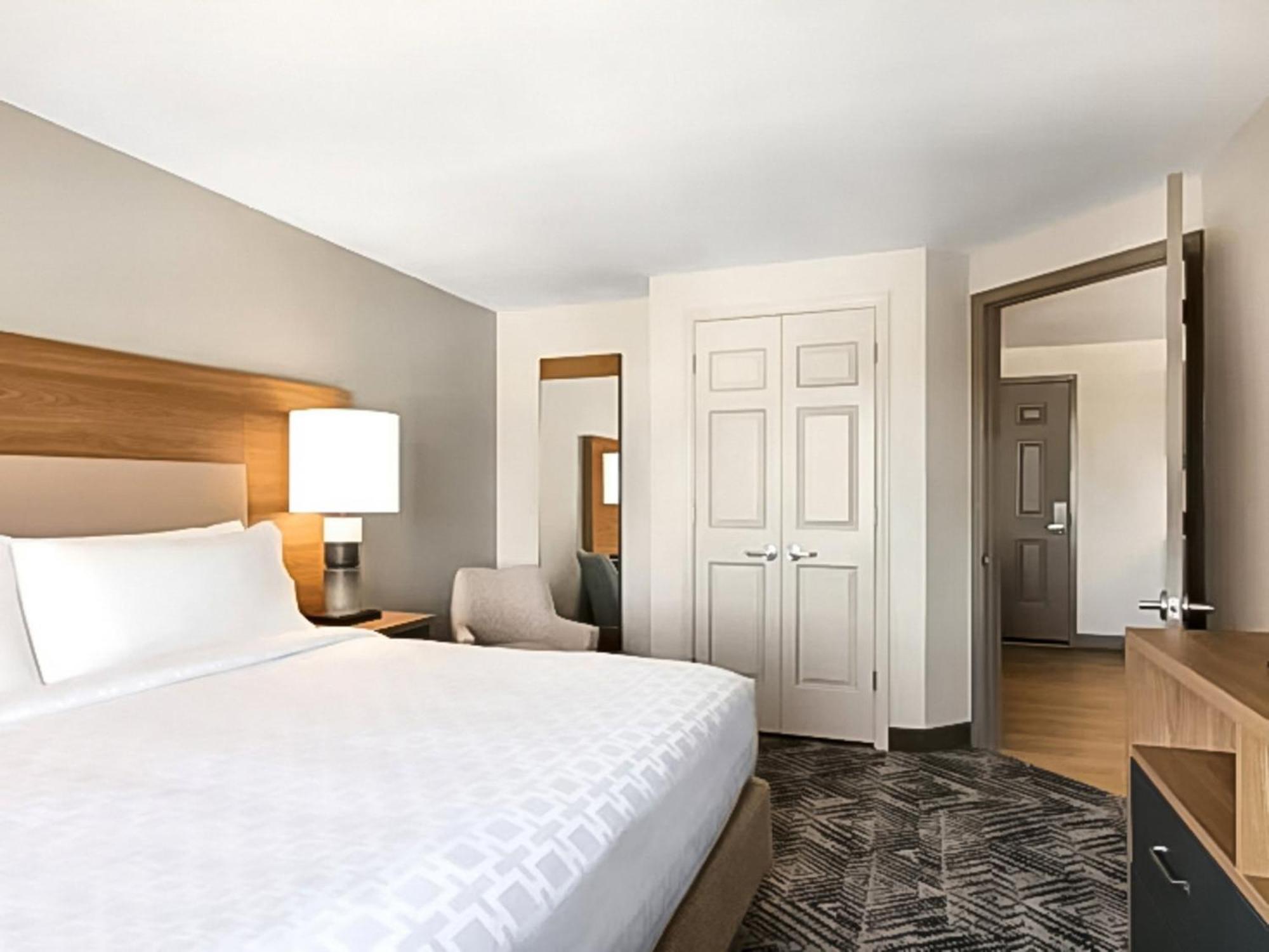 Candlewood Suites Champaign-Urbana University Area By Ihg Bagian luar foto