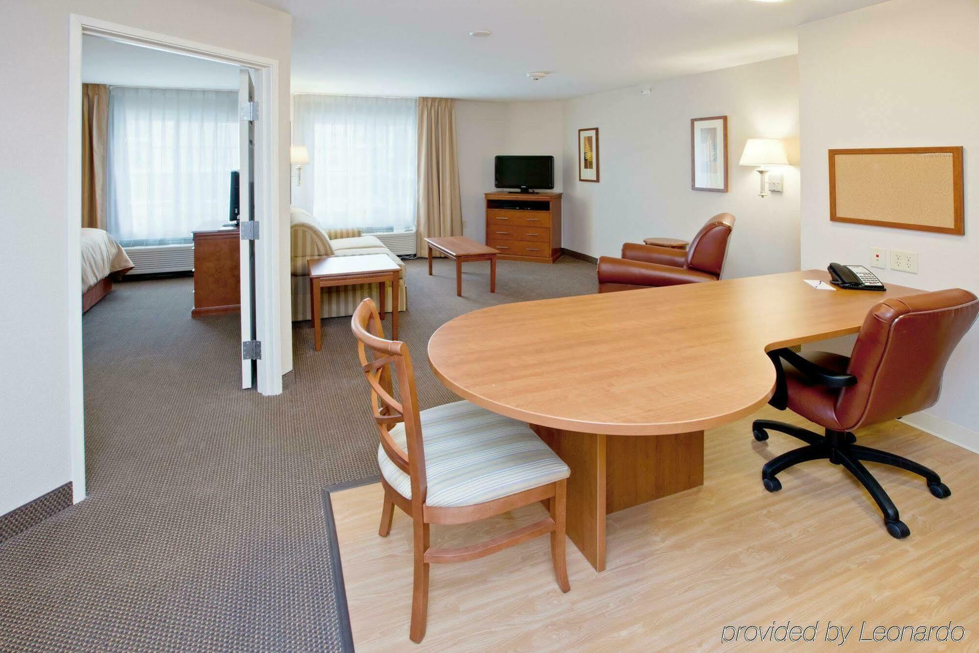 Candlewood Suites Champaign-Urbana University Area By Ihg Bagian luar foto